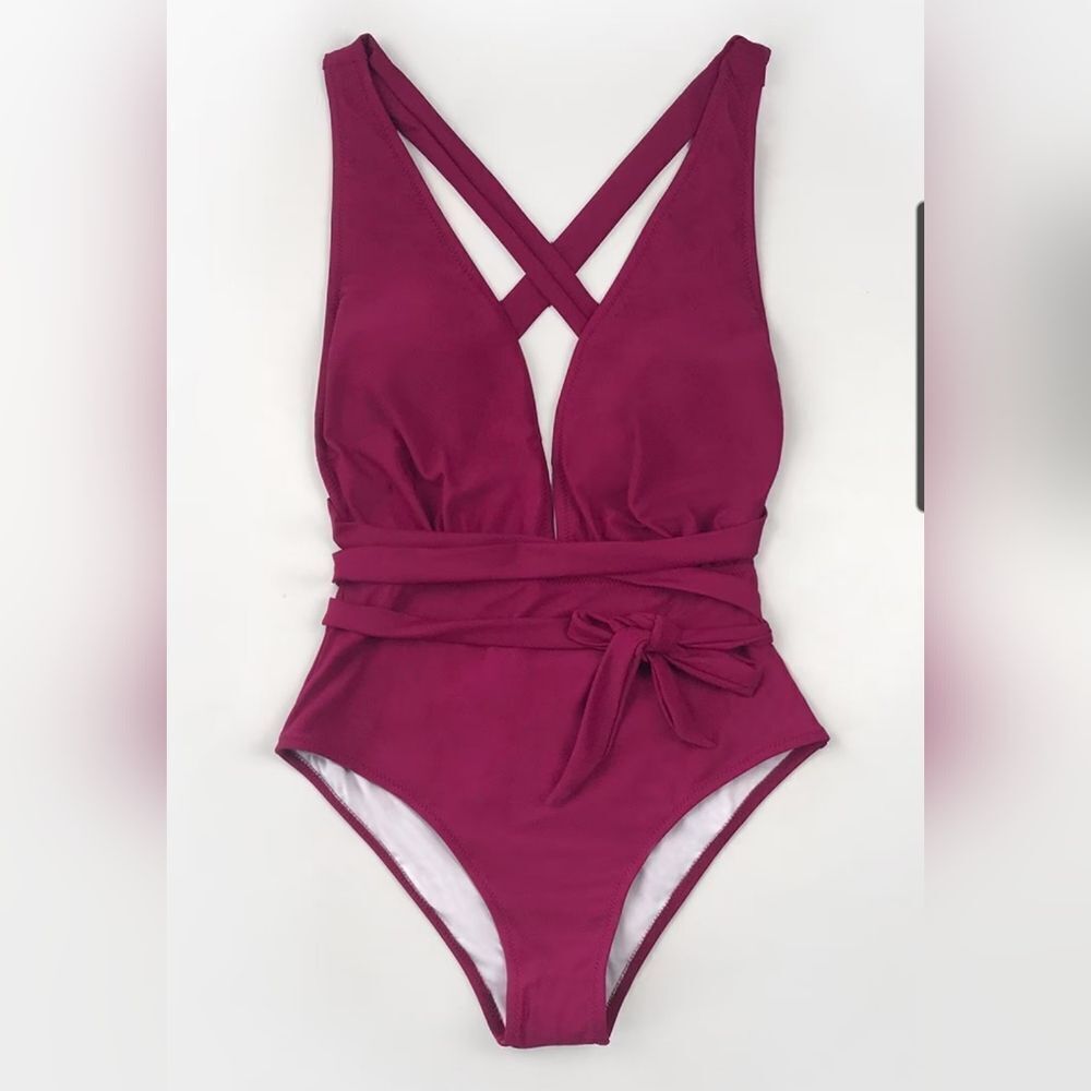 Cupshe deep V neck belted crisscross straps one piece swimsuit size medium